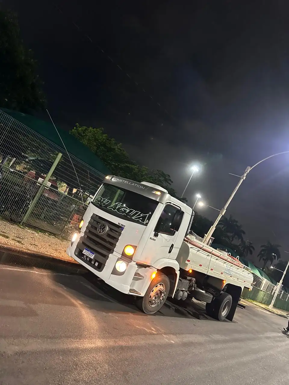 Caminhão pipa em São Gonçalo
